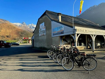 les trois maisons, gite de montagne en vallée d’aspe avec piscine, spa, sauna, animaux et stage sportif location de velo